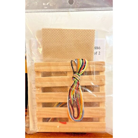 Cross Stitch KIT Janlynn Needlecrafts Stitch Pallets Counted #021-1886 Families - Picture 2 of 4